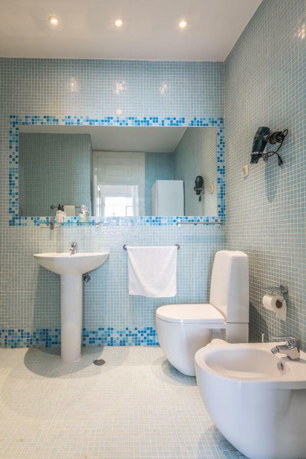 Fantastic Family Apartment In Estrela Lisbon Exterior photo